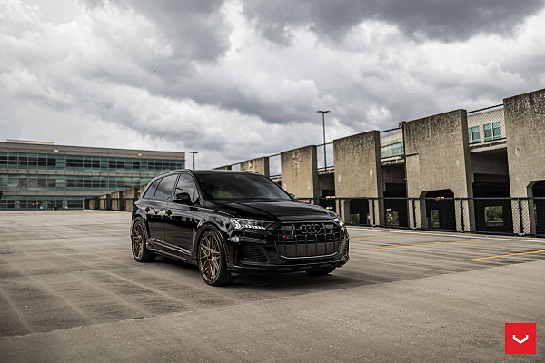Фото дисков Vossen HF-7 Глянцевая бронза на Audi Q7 (4M)