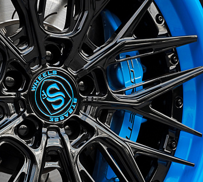 Фото дисков Strasse Wheels SV10M-RS Deep Concave FS на Chevrolet Corvette C7