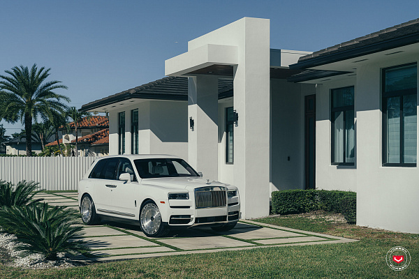 Фото дисков Vossen LC3-11 Глянцевый лак на Rolls-Royce Cullinan
