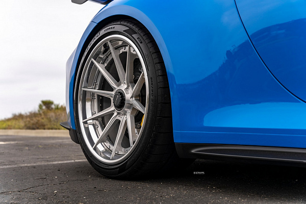 Фото дисков Strasse Wheels SV10 Deep Concave FS Глянцевый лак на Porsche 911 VIII
