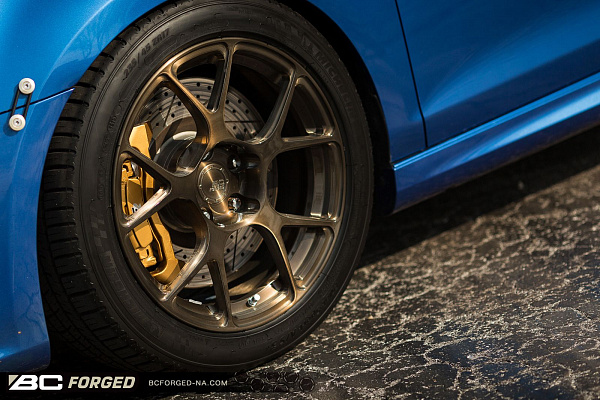 Фото дисков BC Forged RZ05 Глянцевая бронза на Volkswagen Golf VII