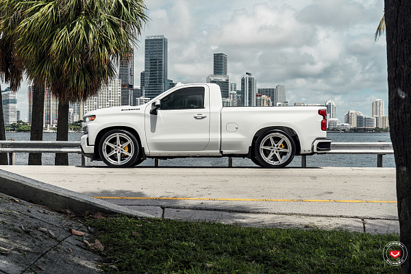 Фото дисков Vossen M-X5 (3-Piece) Глянцевый лак на Chevrolet Silverado IV