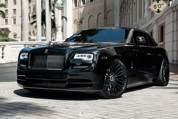 Фото дисков Anrky RF-140 Черный глянец на Rolls-Royce Wraith