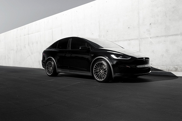 Фото дисков Brixton Forged PF20 R Сатиновый графит на Tesla Model X
