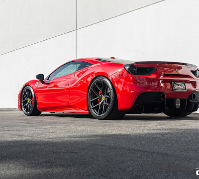 Фото дисков HRE P101SC на Ferrari 488