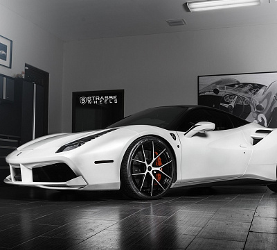 Фото дисков Strasse Wheels SM5R Deep Concave Monoblock на Ferrari 488