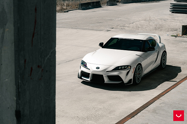 Фото дисков Vossen HF-1 Серебро на Toyota Supra A90