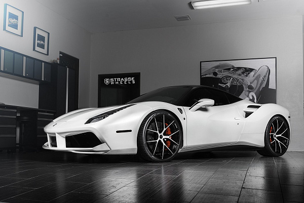 Фото дисков Strasse Wheels SM5R Deep Concave Monoblock Другой цвет на Ferrari 488