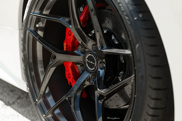 Фото дисков Brixton Forged PF5 Глянцевый темный лак на Ferrari 488
