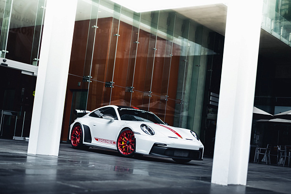 Фото дисков Brixton Forged PF10-RS Красный глянец на Porsche 911 VIII