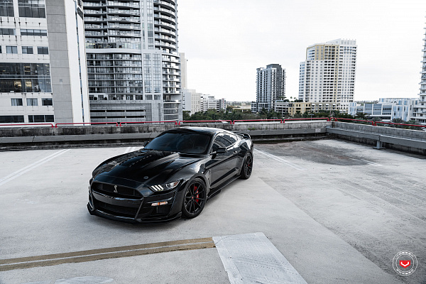 Фото дисков Vossen M-X2 Черный глянец на Ford Mustang VI