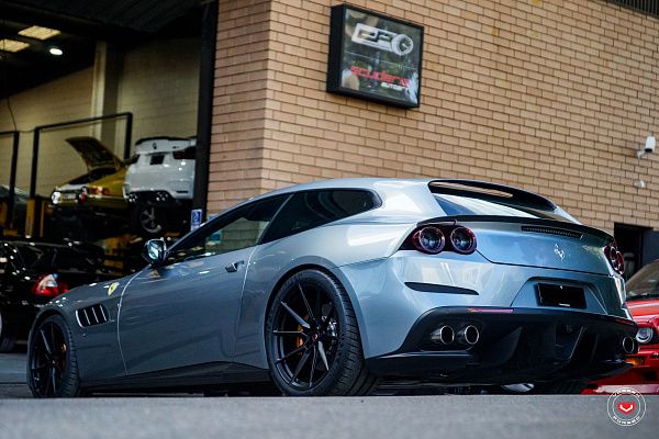 Фото дисков Vossen EVO-2 Черный сатин на Ferrari GTC4Lusso