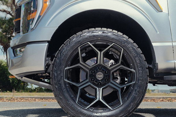 Фото дисков 4PLAY 4PS26  на Ford F-150 XIV
