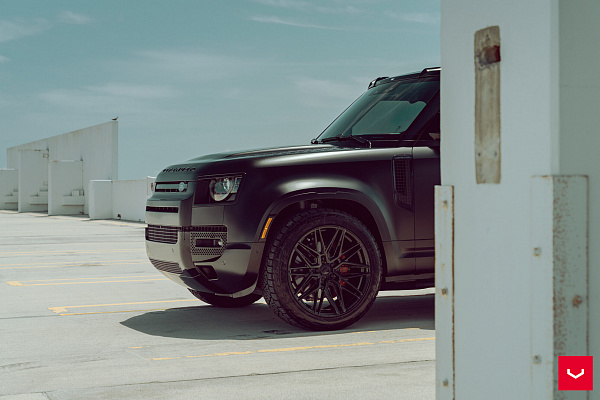 Фото дисков Vossen HF-7 Черный глянец на Land Rover Defender II