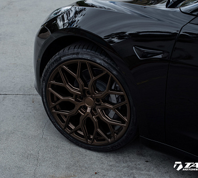 Фото дисков Vossen HF-2 на Tesla Model 3