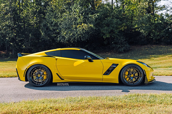 Фото дисков Strasse Wheels SM5R Deep Concave FS Другой цвет на Chevrolet Corvette C7