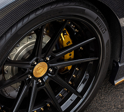 Фото дисков Strasse Wheels SV1 Deep Concave FS на Nissan GT-R
