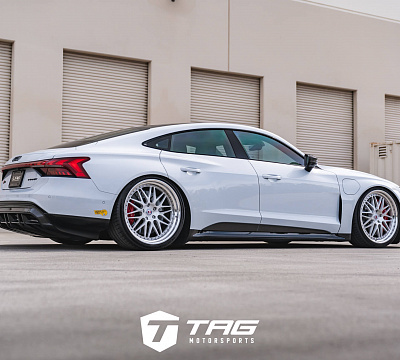 Фото дисков HRE 540C на Audi E-tron GT