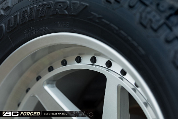 Фото дисков BC Forged LE61 // MLE61 Глянцевый лак на GMC Sierra III