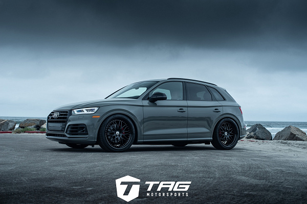 Фото дисков HRE 540C Черный сатин на Audi Q5 (FY)