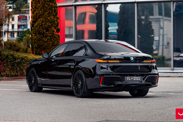 Фото дисков Vossen HF-8 Черный глянец на BMW 7 (G70)