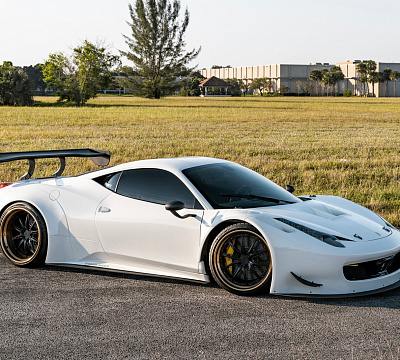 Фото дисков Strasse Wheels SV10-RS Performance на Ferrari 458