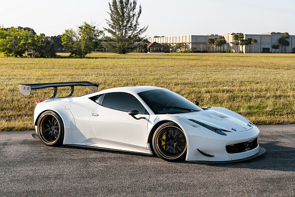 Фото дисков Strasse Wheels SV10-RS Performance Черный матовый на Ferrari 458