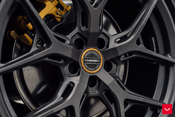 Фото дисков Vossen HF-5 Сатиновый графит на Volvo V60 II