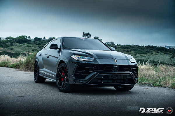 Фото дисков Vossen S21-01 Черный глянец на Lamborghini Urus
