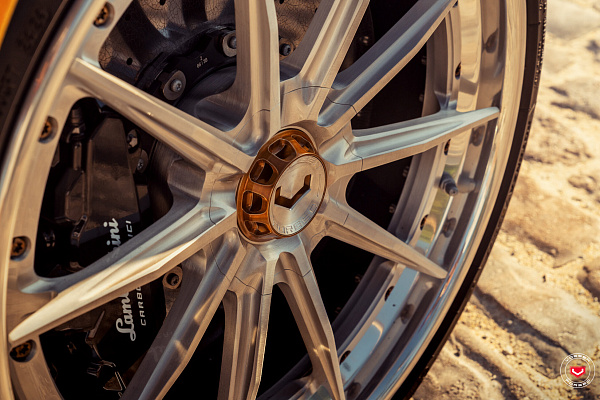 Фото дисков Vossen VPS-2 (3-Piece) Глянцевый лак на Lamborghini Revuelto
