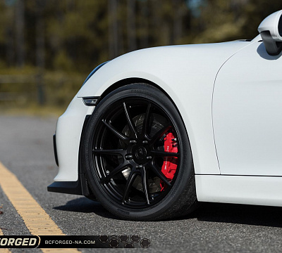 Фото дисков BC Forged RZ10 на Porsche Cayman II
