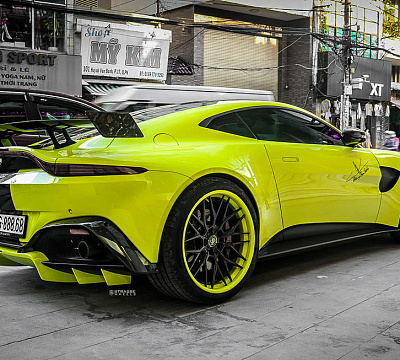 Фото дисков Strasse Wheels SV10M Deep Concave FS на Aston Martin Vantage 2