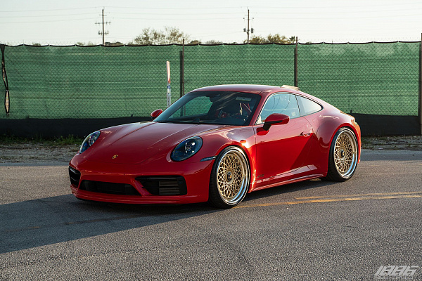 Фото дисков 1886 Wheels S009 Сатиновое золото на Porsche 911 VIII
