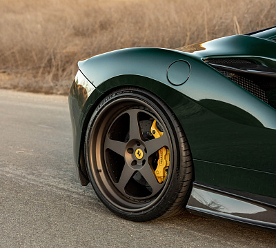 Фото дисков HRE 305 на Ferrari F8