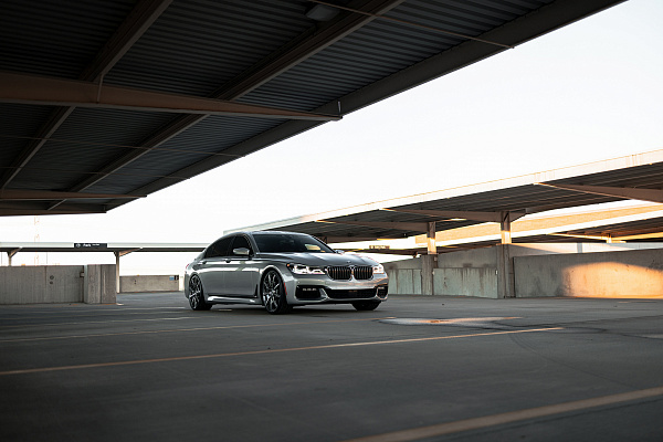 Фото дисков Asanti ESQUIRE Глянцевый графит на BMW 7 (G11/G12)