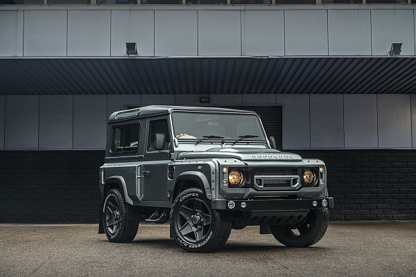 Фото дисков Kahn Mondial Retro  на Land Rover Defender I