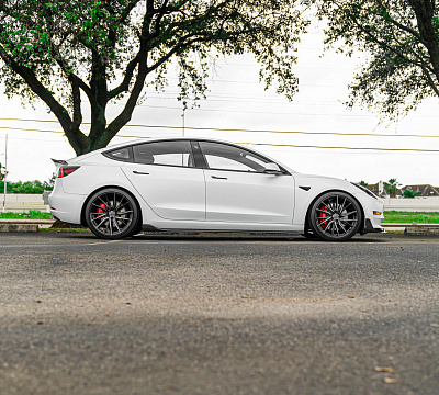 Фото дисков Vossen HF-4T на Tesla Model 3