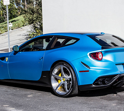 Фото дисков CEC C884 на Ferrari FF