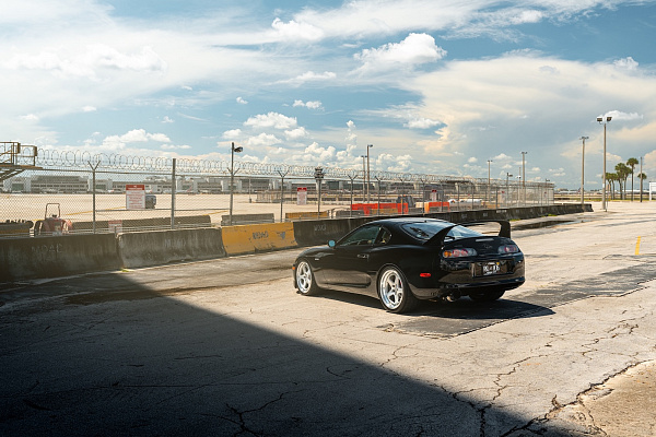 Фото дисков Strasse Wheels S5 Track Глянцевый лак на Toyota Supra A80