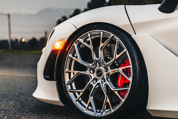 Фото дисков Brixton Forged PF10 Сатиновый лак на McLaren 720S