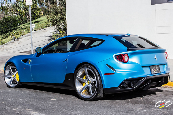 Фото дисков CEC C884 Глянцевый лак на Ferrari FF