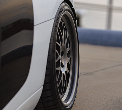 Фото дисков HRE 540 на Audi R8 (Typ 42)