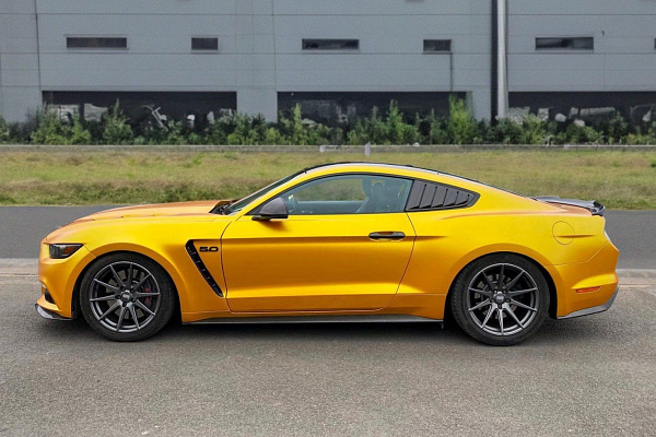 Фото дисков Bola CSR Сатиновый графит на Ford Mustang VI