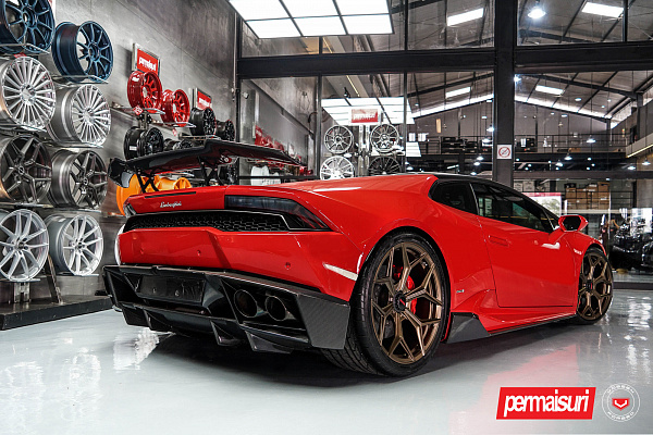 Фото дисков NOVITEC NL4 Сатиновая бронза на Lamborghini Huracan