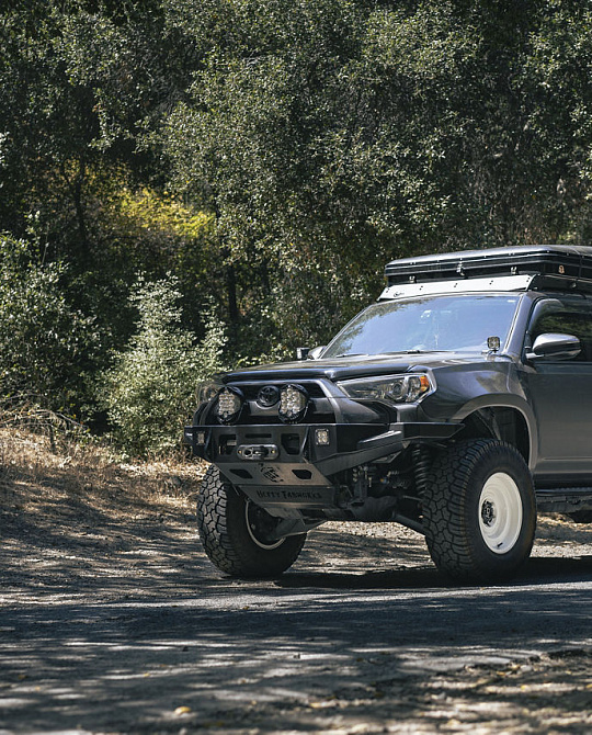Фото дисков SOLID Белый сатин на Toyota 4Runner V