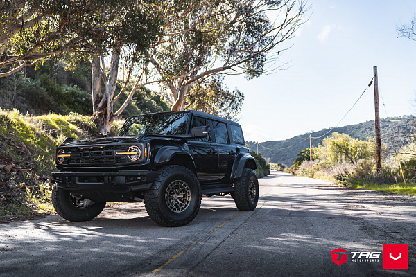 Фото дисков Vossen HFX-1 (6-Lug) Сатиновая бронза на Ford Bronco