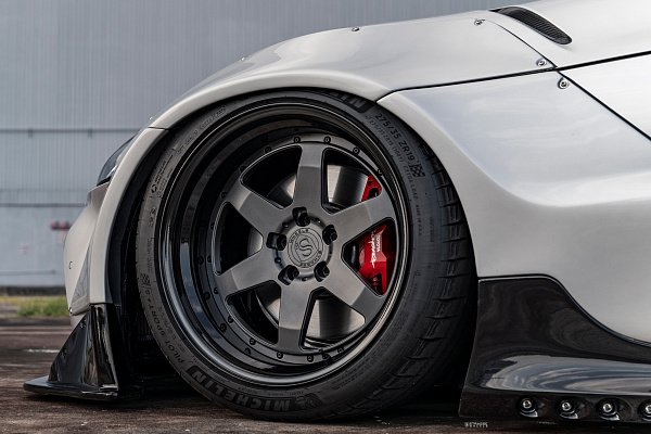 Фото дисков Strasse Wheels S6 Competition Черный сатин на Toyota Supra A90