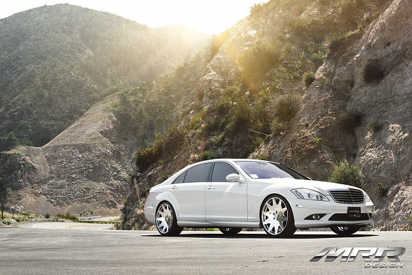 Фото дисков MRR HR3 Полированный лак на Mercedes-Benz S-Class (W221)