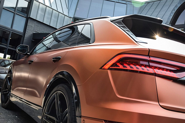 Фото дисков Anrky AN17 Черный глянец на Audi Q8