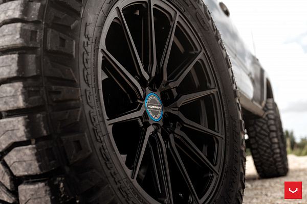 Фото дисков Vossen HF6-1 Черный сатин на Toyota Tacoma III